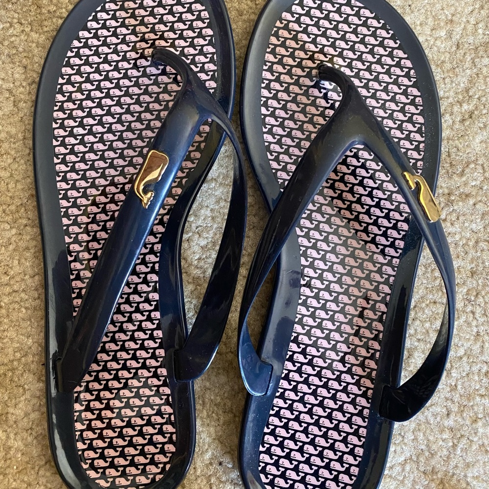 Size 7 vineyard vines whale print jelly flip flops